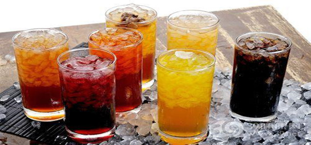 街頭冰飲衛(wèi)生堪憂，病從口入，管住自己的嘴