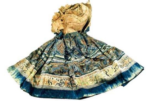 服裝品牌實(shí)體店集體關(guān)門，民族服飾品牌的出路在哪里