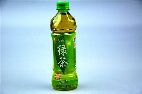飲料品牌今麥郎被曝存在質(zhì)量問題， 綠茶飲料存在大量過期