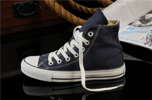 經(jīng)典的板鞋牌子Converse 喜愛板鞋的你不容錯過