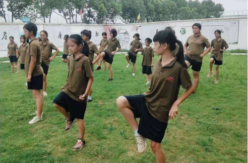 夏令營(yíng)回顧|熱火朝天的操課訓(xùn)練，體會(huì)有愛的集體生活