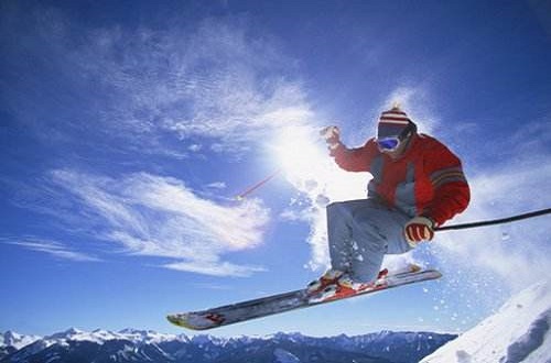 熱門的滑雪裝品牌有哪些，滑雪裝什么牌子的比較好