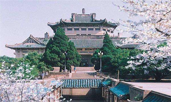 全國(guó)高校排行榜：中國(guó)十大花園式高校