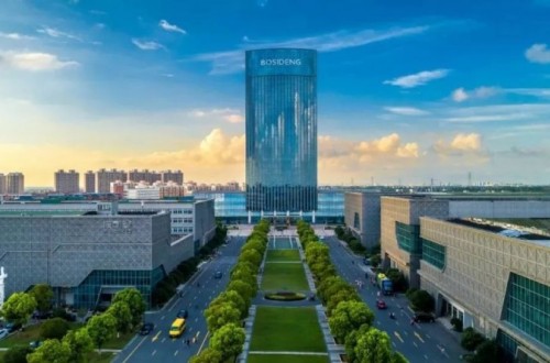 匠心智造、貴在創(chuàng)新，民族品牌波司登彰顯中國時尚魅力