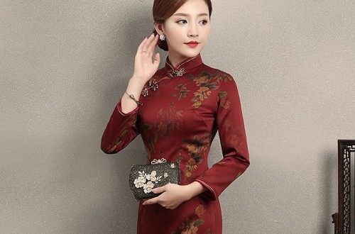 秀觀唐旗袍的特點 秀觀唐旗袍完美體現(xiàn)中國女性的六大氣質(zhì)