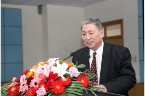 經(jīng)濟(jì)學(xué)家滕道陽教授應(yīng)邀在中國科學(xué)家經(jīng)濟(jì)學(xué)家年會上發(fā)表精彩演講