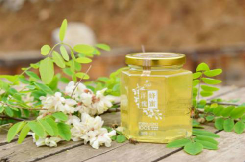 洋槐蜂蜜對(duì)我們身體好么？洋槐蜂蜜的功效有哪些？