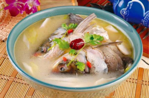 清燉魚頭的做法是怎么樣的？魚頭的多種做法