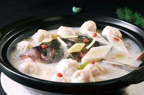 清燉魚(yú)頭的做法有哪些 魚(yú)頭湯怎么做好吃