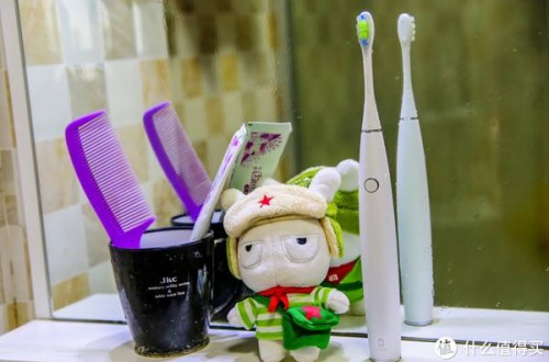 好用的電動(dòng)牙刷推薦：Oclean歐可林智能聲波電動(dòng)牙刷