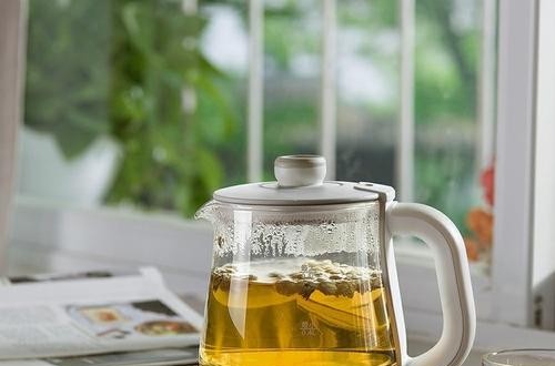 養(yǎng)生壺哪個(gè)品牌好 小熊養(yǎng)生壺讓您愛(ài)上喝茶