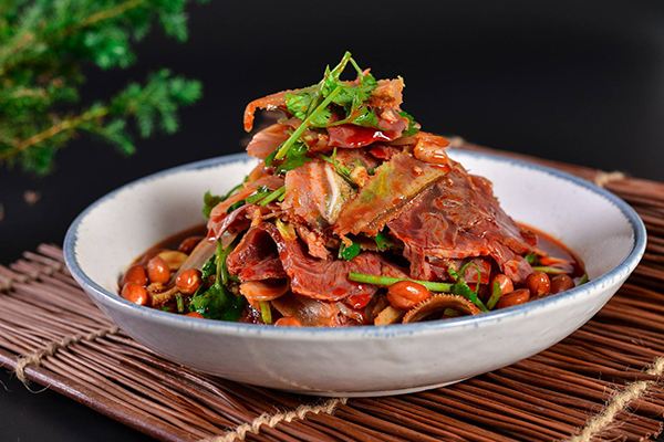 紫燕百味雞：國(guó)民日常熟食，走進(jìn)30多萬(wàn)家庭的餐桌
