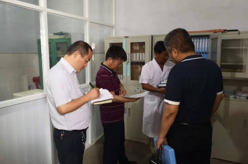開封市人大副主任穆宏地到毛寨村調(diào)研指導脫貧攻堅工作