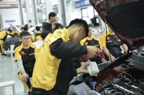 老人頭汽車美容加盟靠譜嗎？想少走彎路需做到這點